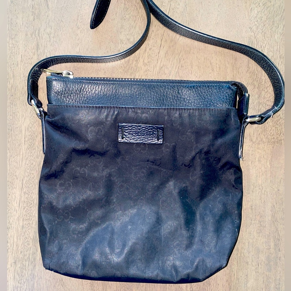 GUCCI NYLON MESSENGER BAG